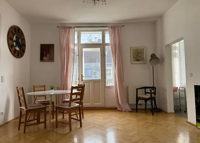 Cozy Near Schoenbrunn 17